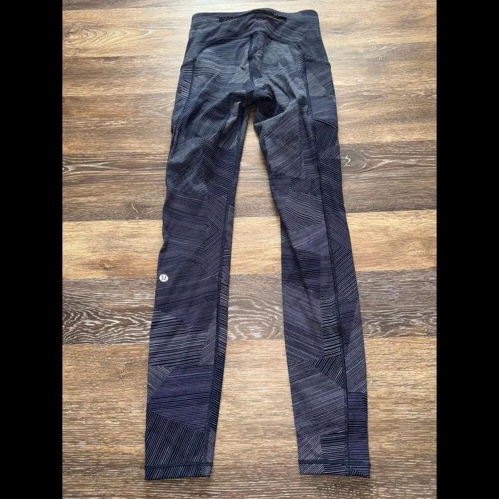 Lululemon Speed Up Mid Rise 28” With Pockets Etch Hail Midnight Navy Size 2